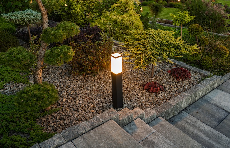 make-your-landscape-shine-with-expert-outdoor-lighting